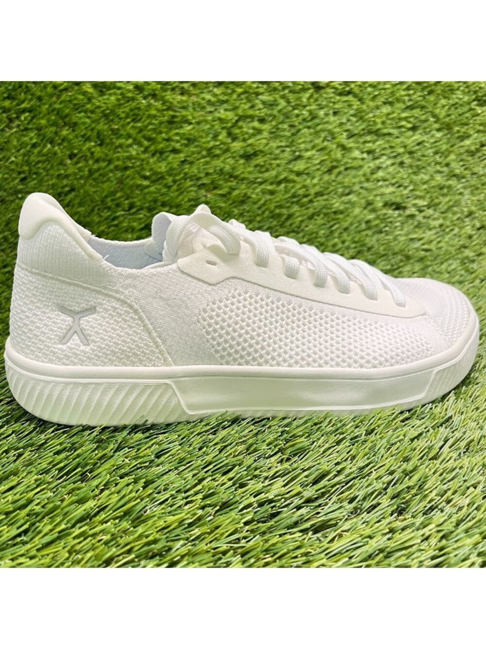 Flux Footwear Adapt Trainer White Womens Size 8.5 Mens 7 Athletic Shoes Sneakers